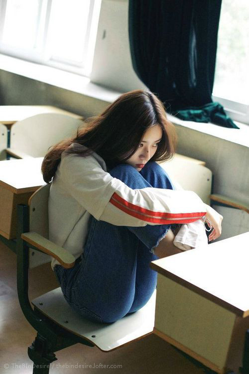 战术体系逐渐稳定球员在不同位置上展现出更强执行能力，球队战术打法