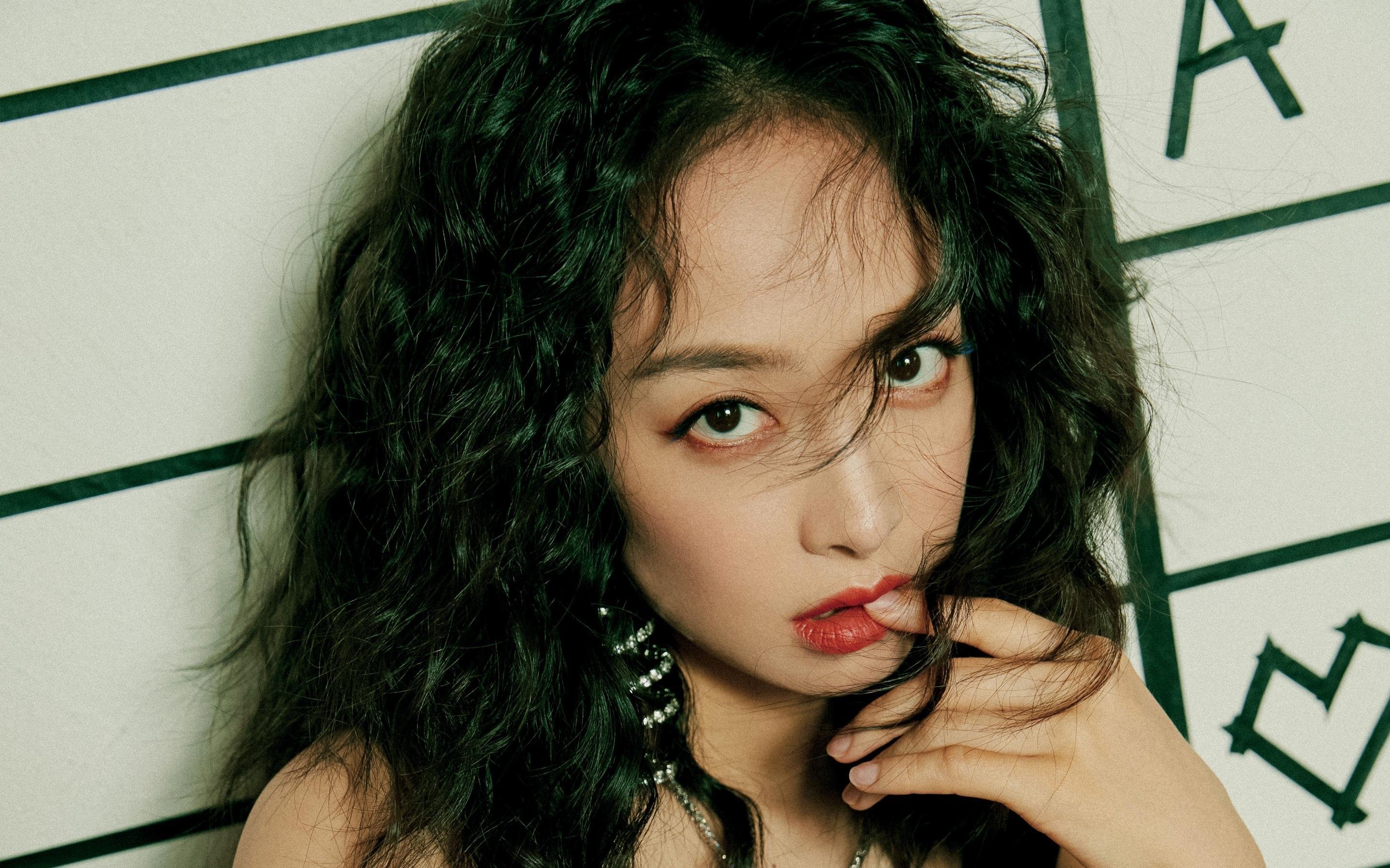 开云ky官网-教练组赛后召开复盘会议提出中场控球率有待进一步提升，中场休息教练都说什么